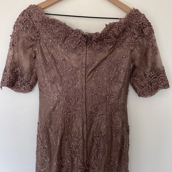 La Femme | Mauve Lace Applique Tulle Sweetheart Neckline Trumpet Gown Size 4 - Picture 8 of 13